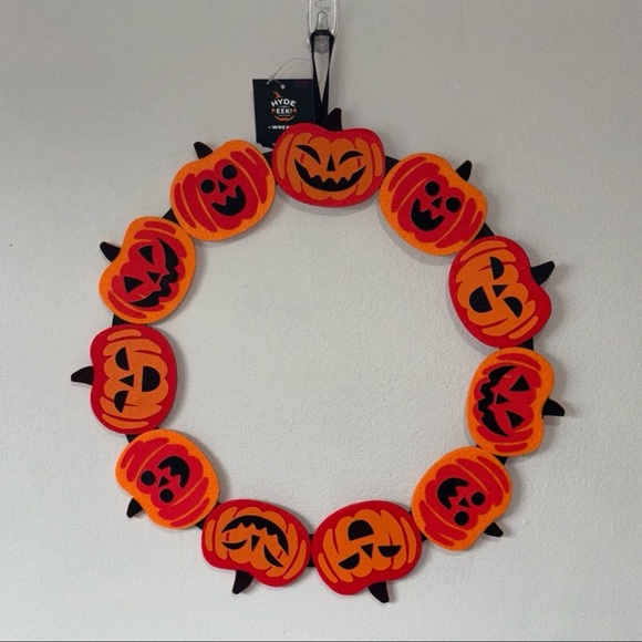 Target Hyde & Eek Boutique Pumpkin Wreath - Picture 1 of 9